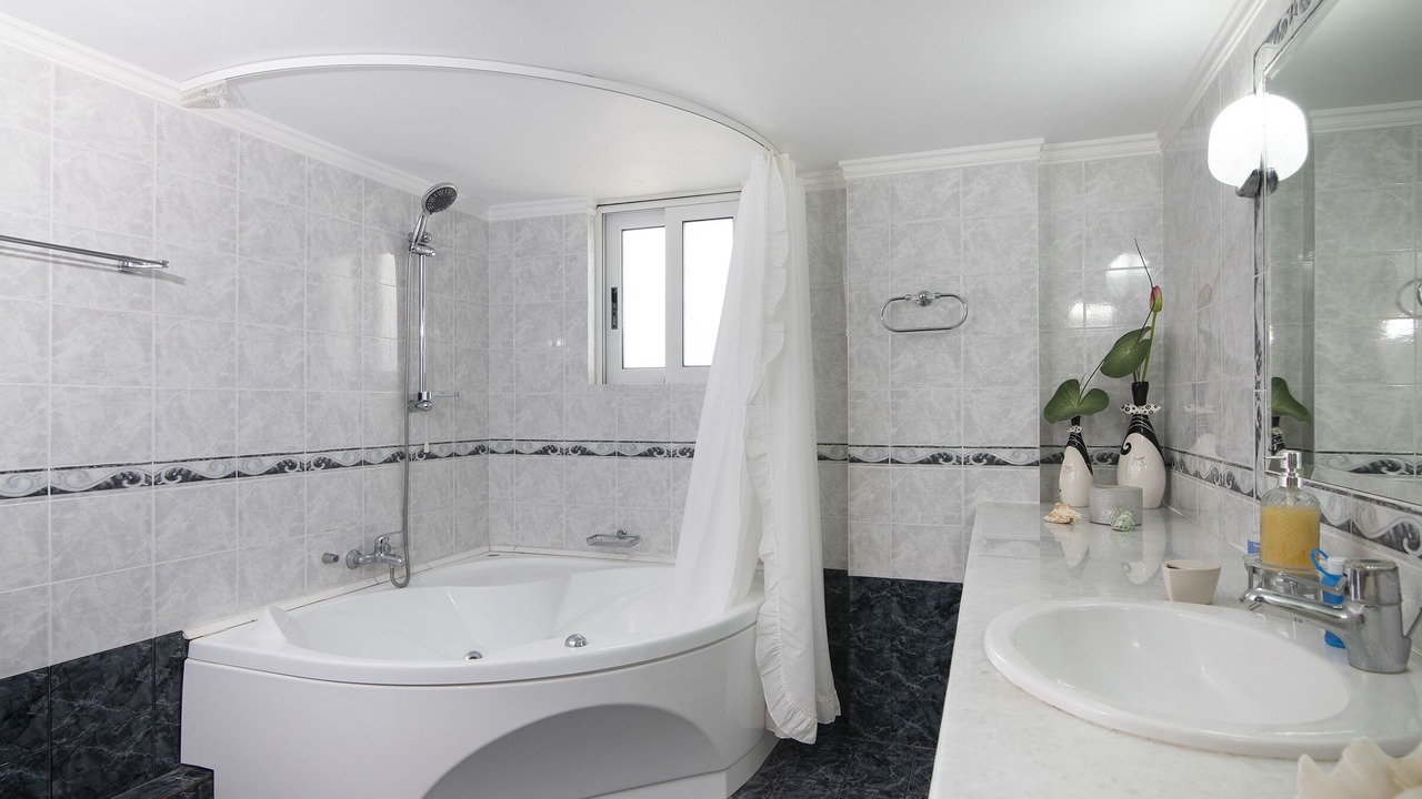 Photo of Bathroom in Lakopetra