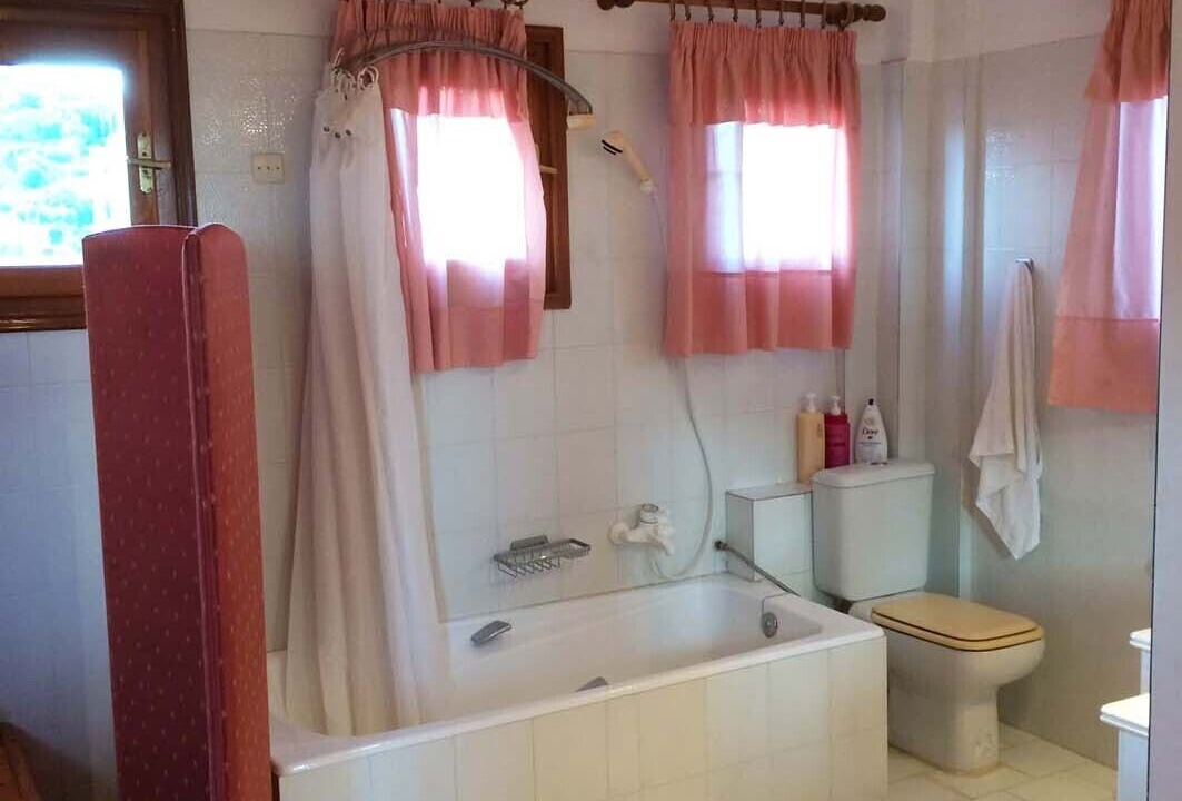 Photo of Bathroom in Vlachokerasia