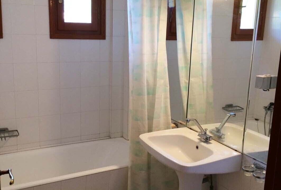 Photo of Bathroom in Vlachokerasia