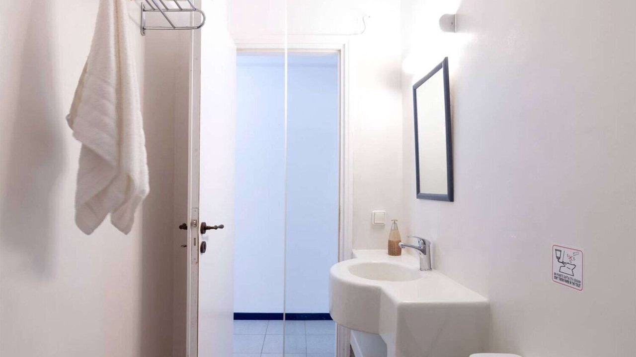 Photo of Bathroom in Ampelas