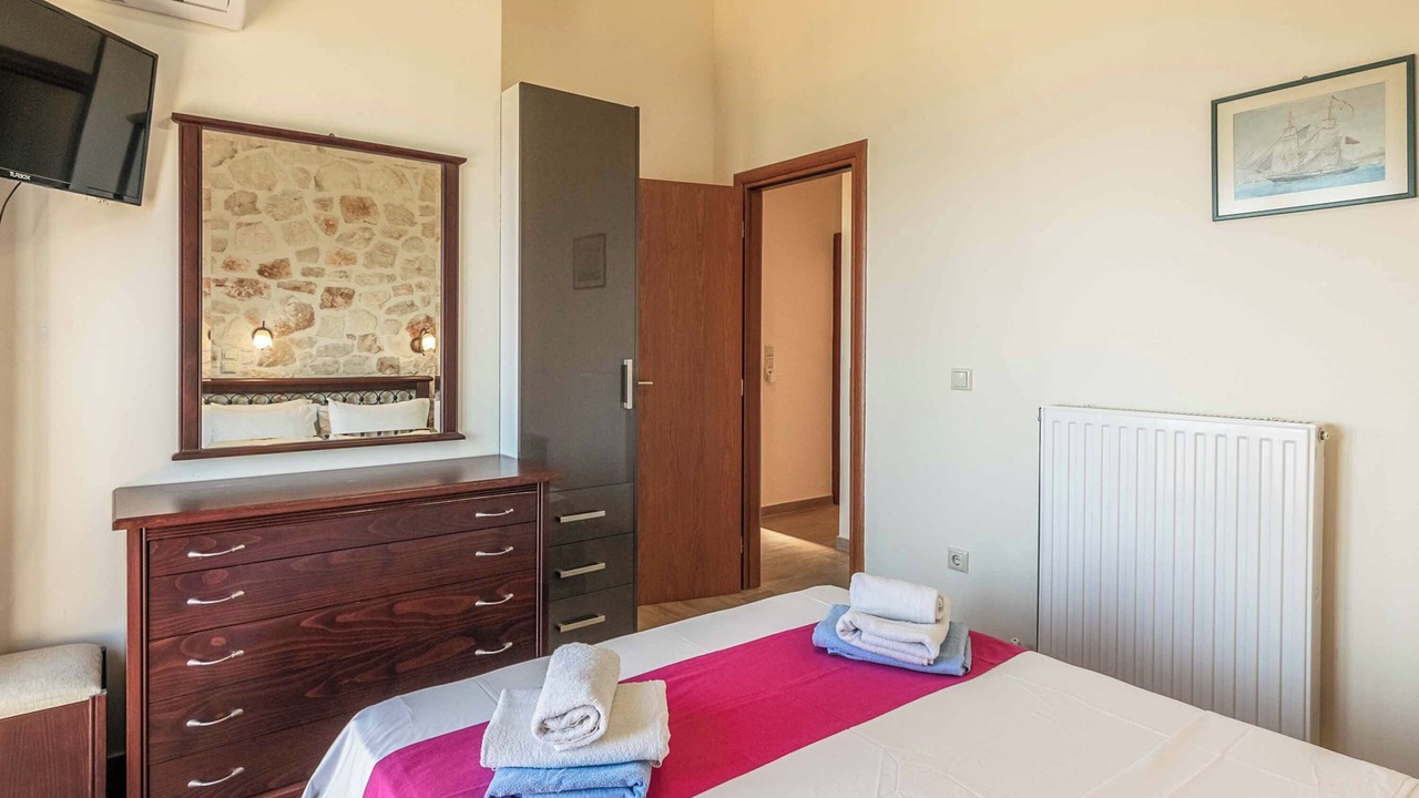 Photo of Bedroom in Skinaria