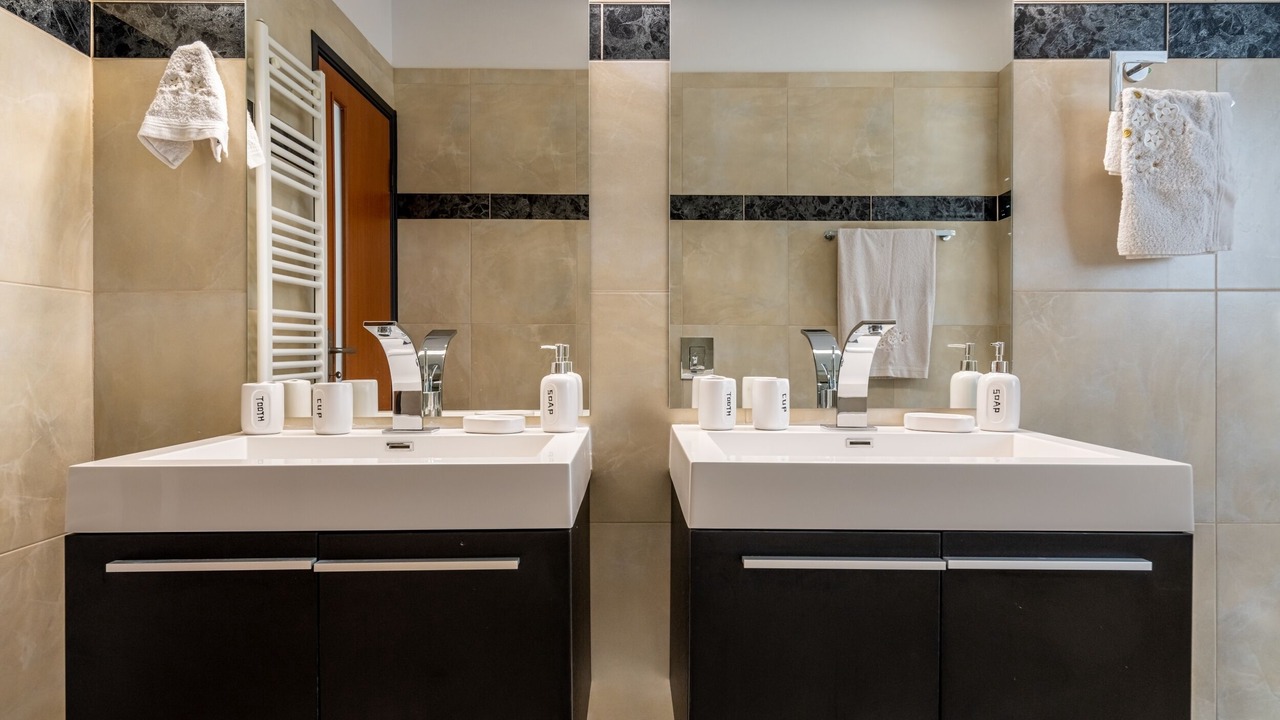 Photo of Bathroom in Dikaio