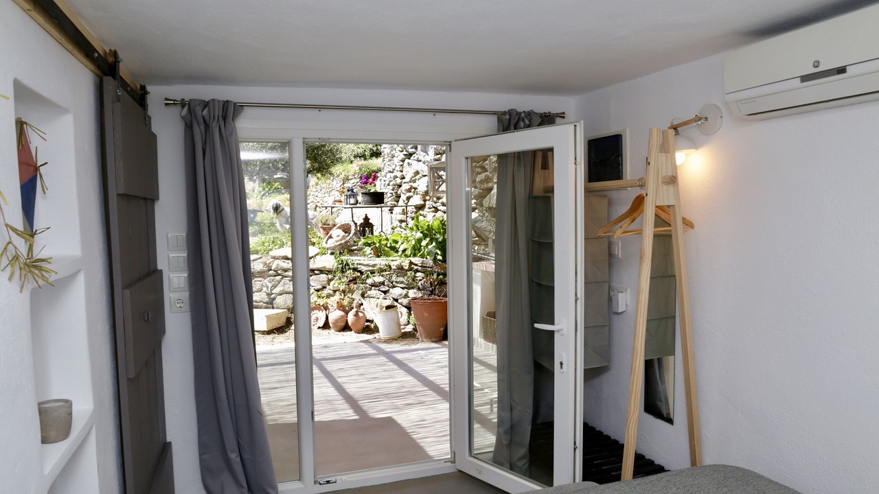 Photo of Bedroom in Apikia