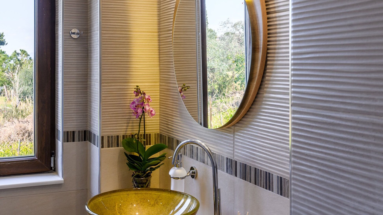 Photo of Bathroom in Psathopirgos