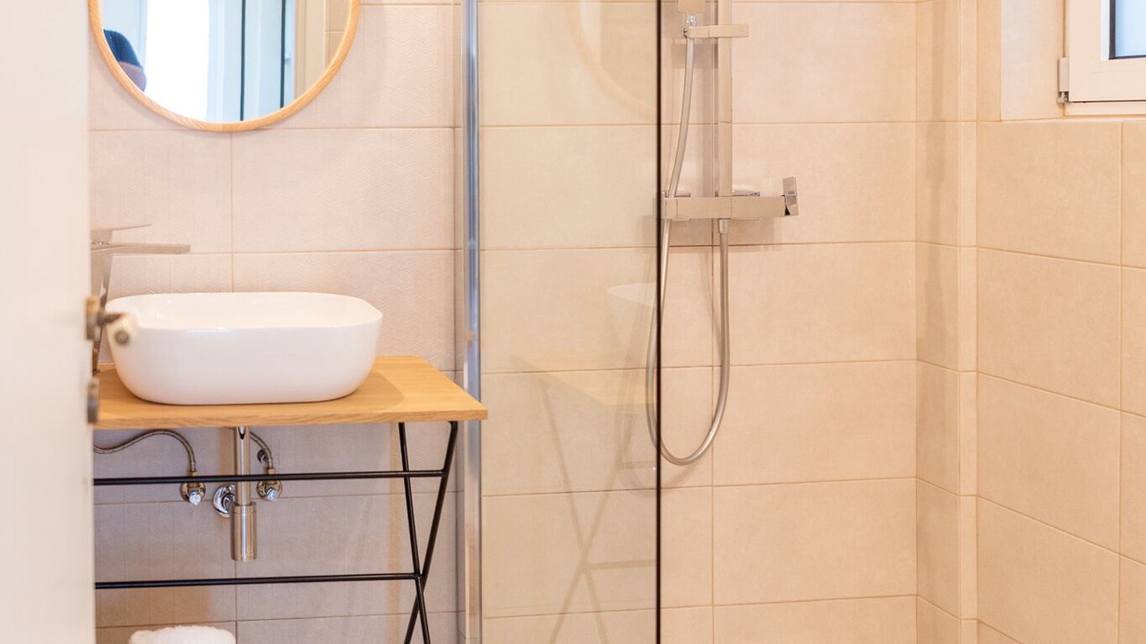 Photo of Bathroom in Psathopirgos