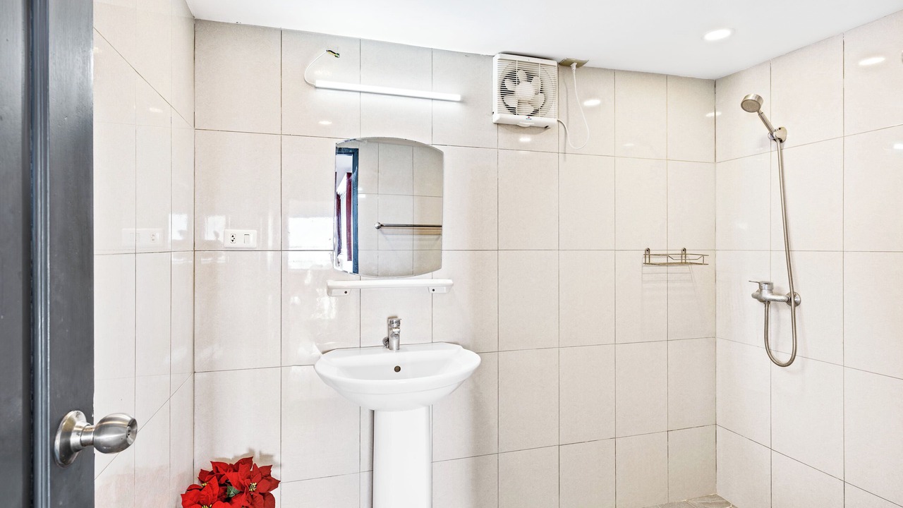 Photo of Bathroom in Maret