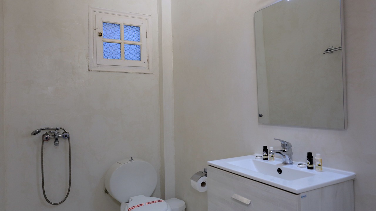 Photo of Bathroom in Molos