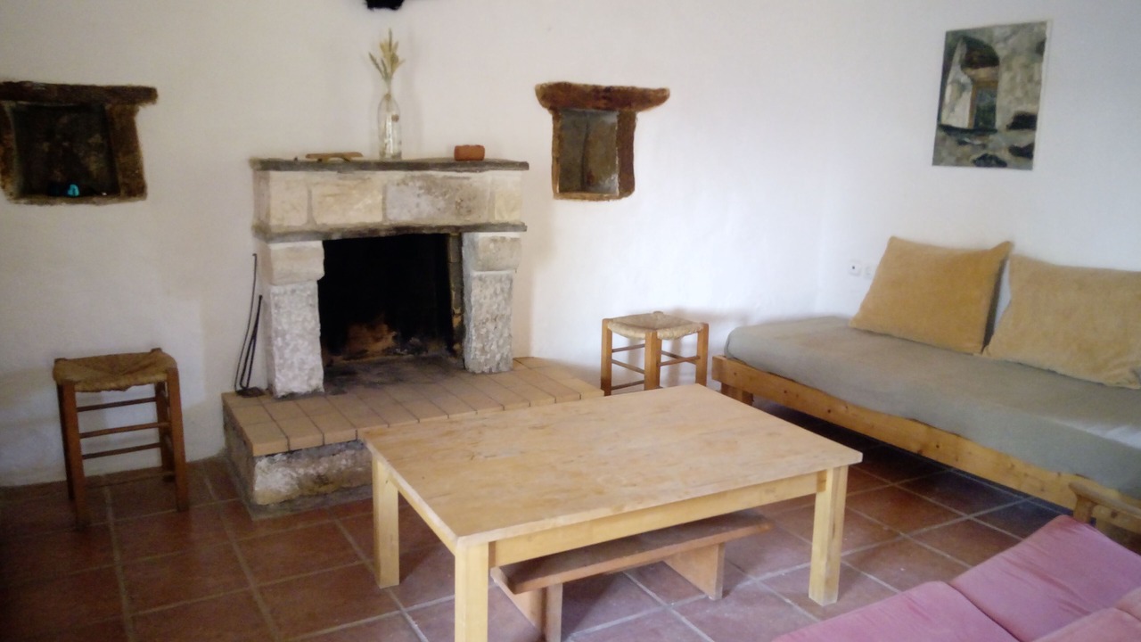 Photo of Livingroom in Steni Dirfyos