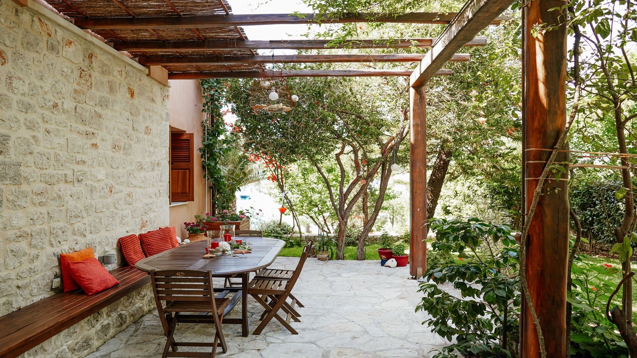 Photo of Outdoor in Yenion