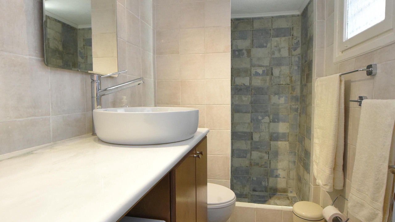 Photo of Bathroom in Kini