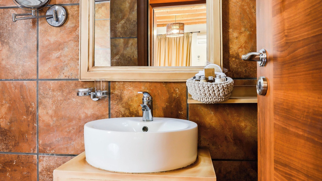 Photo of Bathroom in Varos