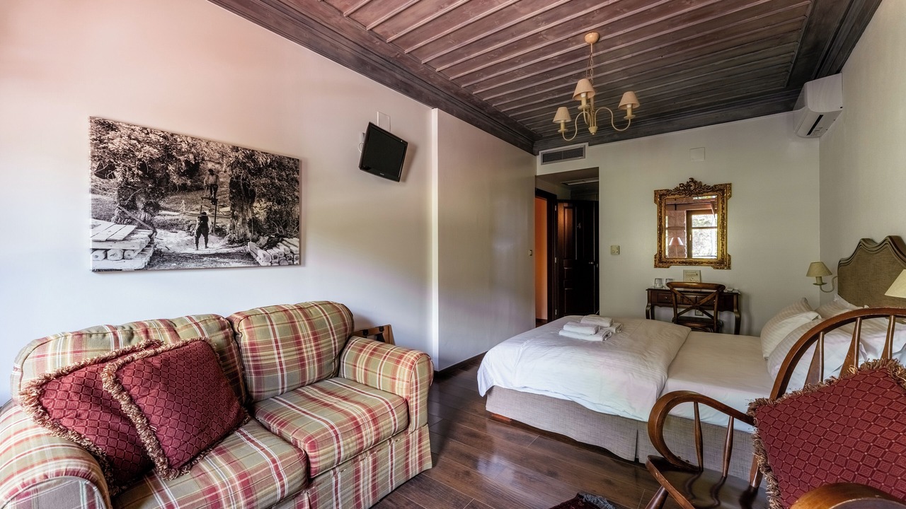 Photo of Bedroom in Dio-Olympos
