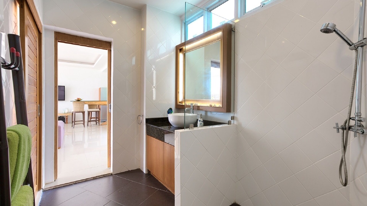 Photo of Bathroom in Ang Thong