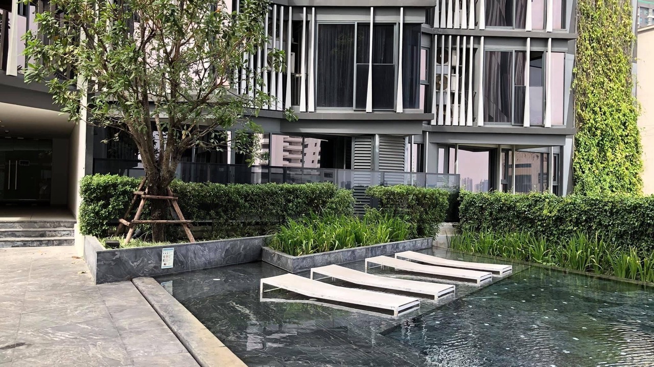 Photo of Outdoor in Samsen Nai