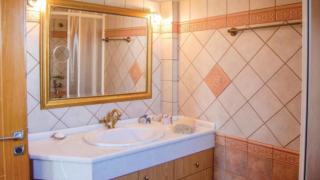 Photo of Bathroom in Livanatai
