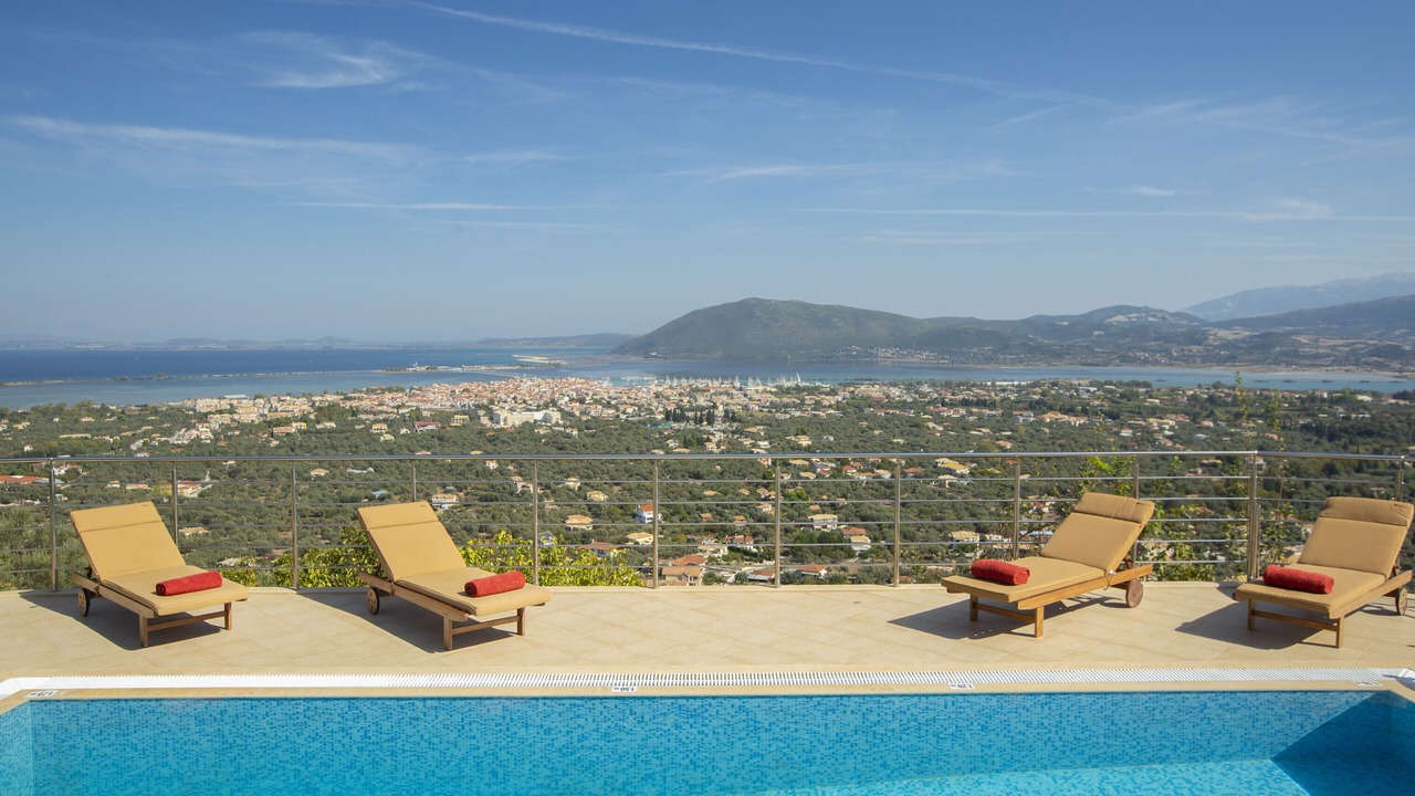 Photo of Outdoor in Apolpaina