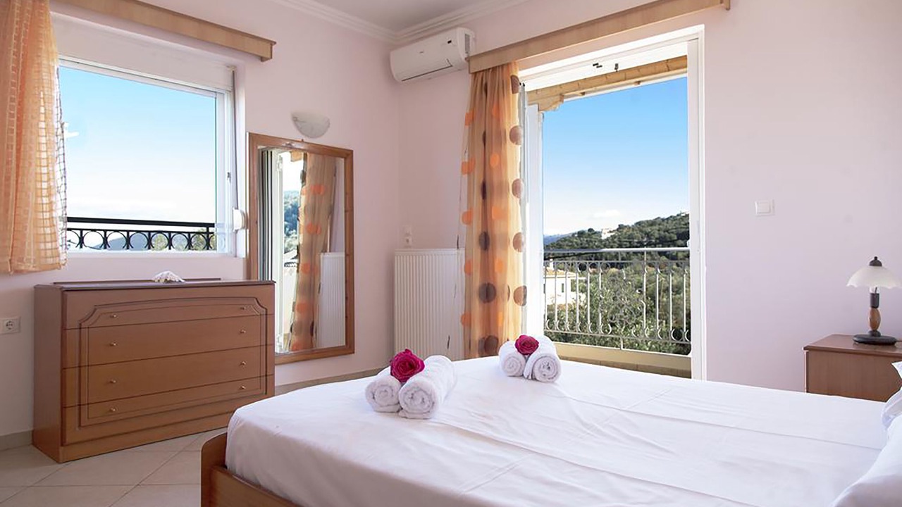 Photo of Bedroom in Apolpaina