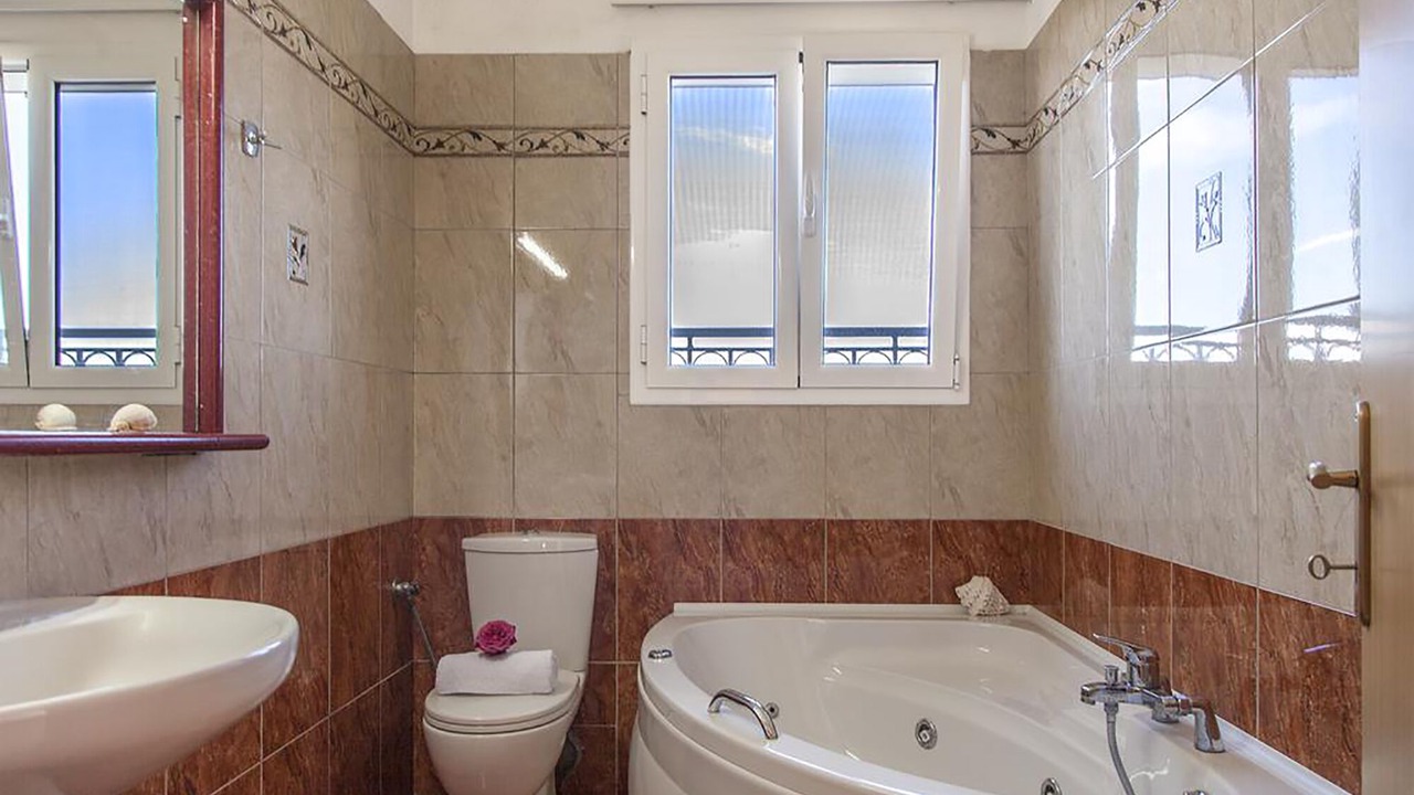 Photo of Bathroom in Apolpaina