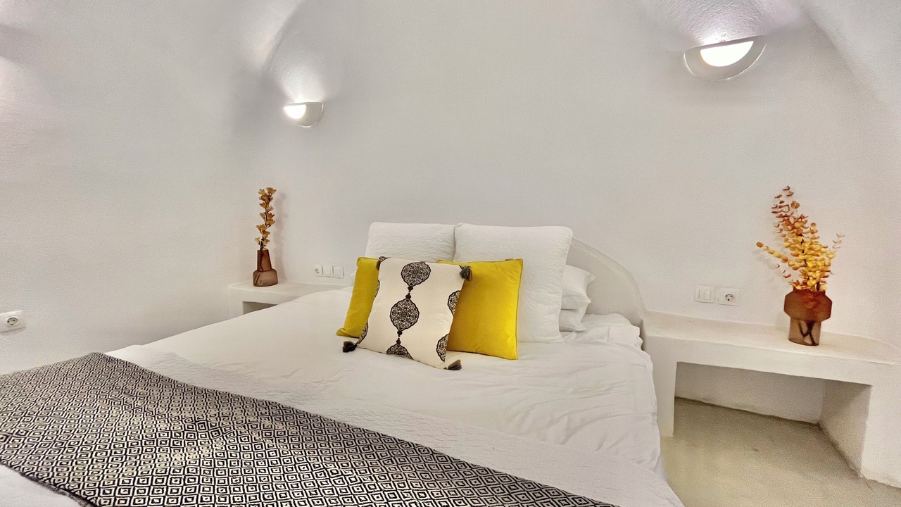 Photo of Bedroom in Fira