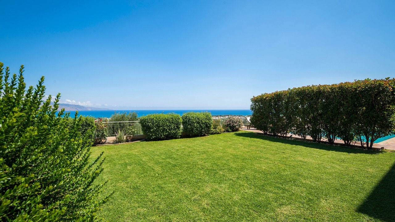 Photo of Outdoor in Dempla