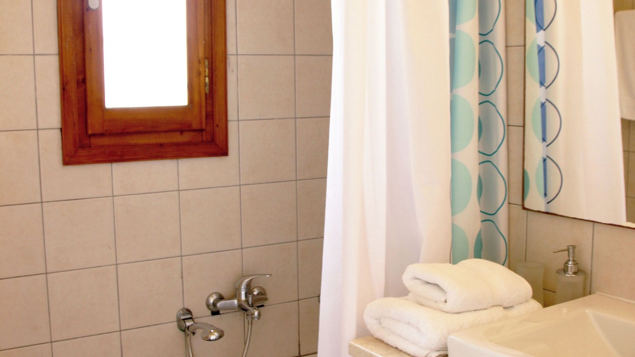 Photo of Bathroom in Petrothalassa