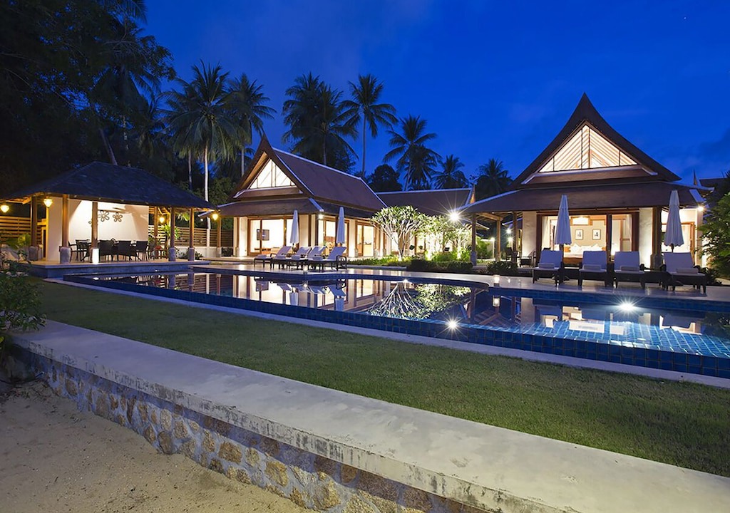 Photo of Buildings in Lipa Noi