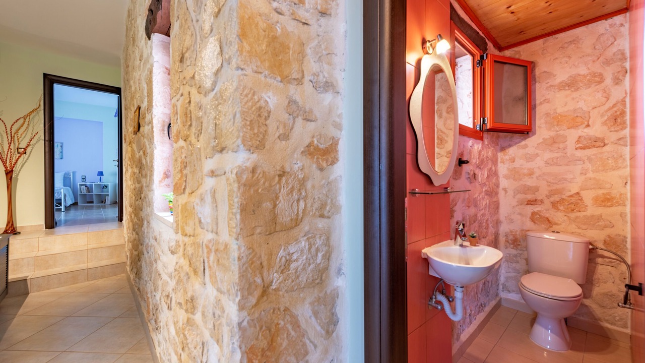 Photo of Bathroom in Skinaria