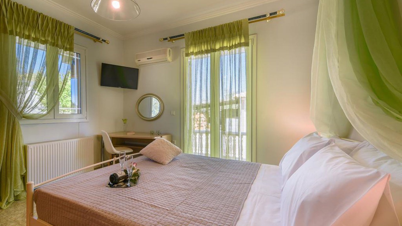 Photo of Bedroom in Romirion