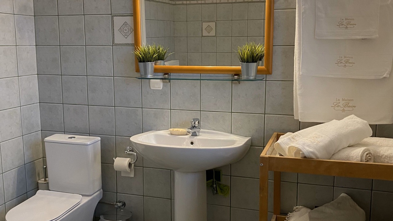 Photo of Bathroom in Marathon