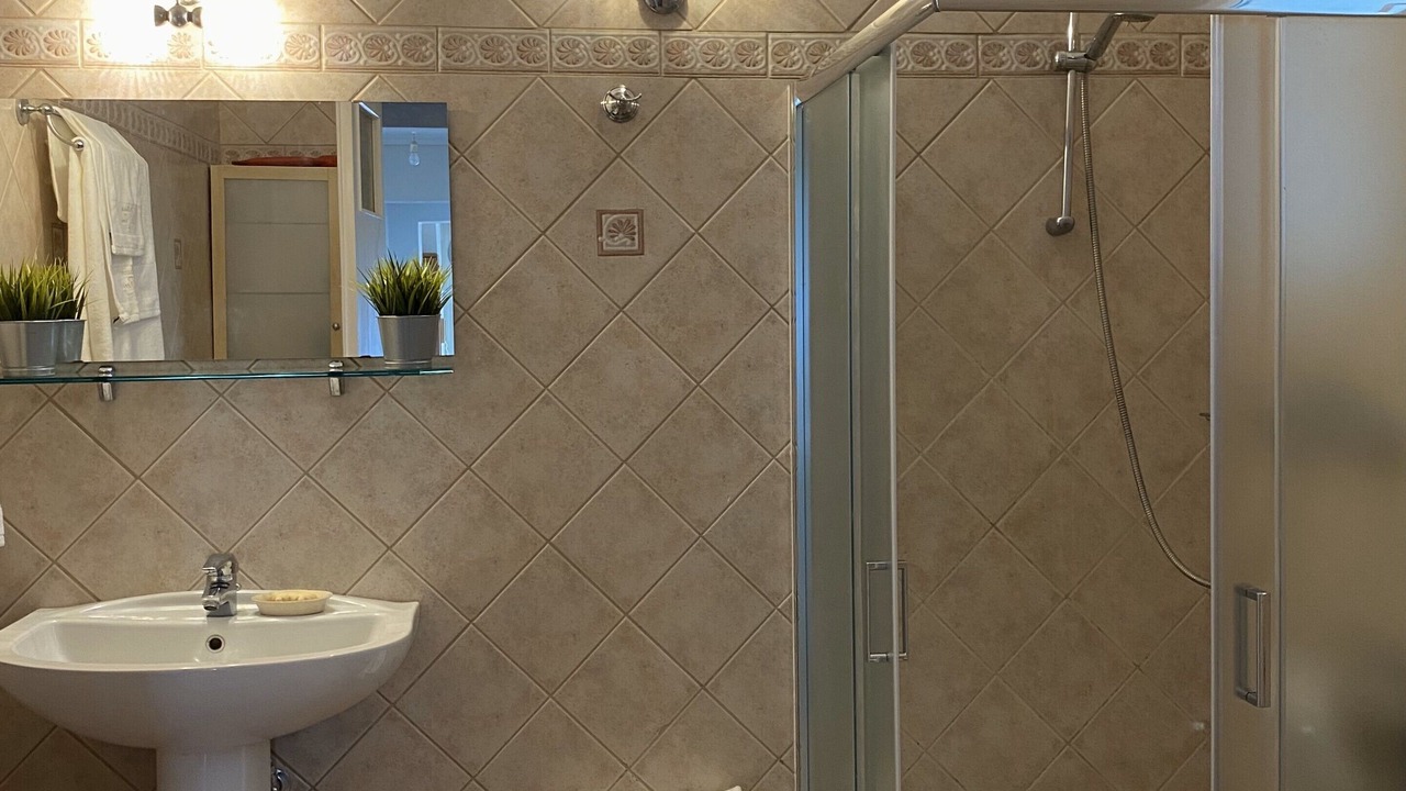 Photo of Bathroom in Marathon