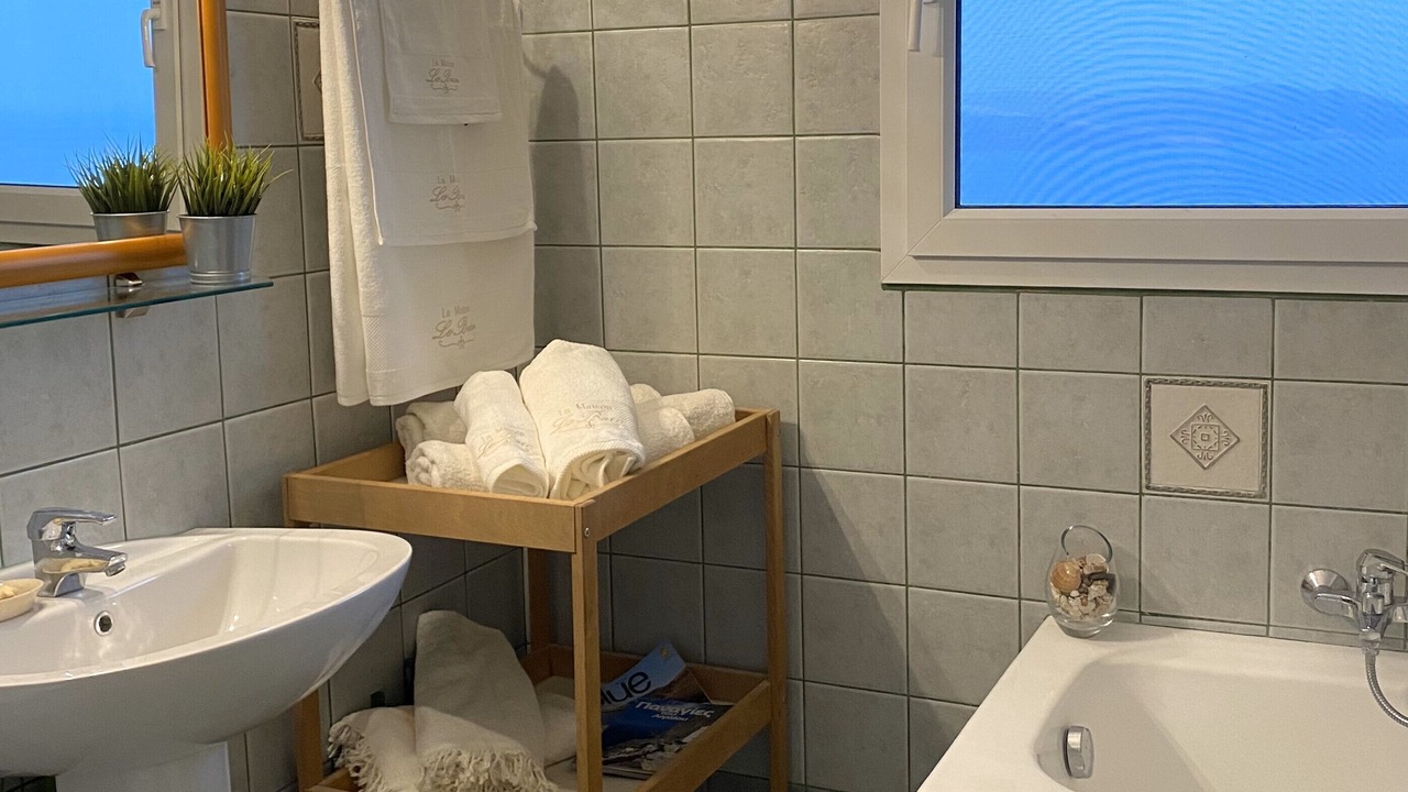 Photo of Bathroom in Marathon