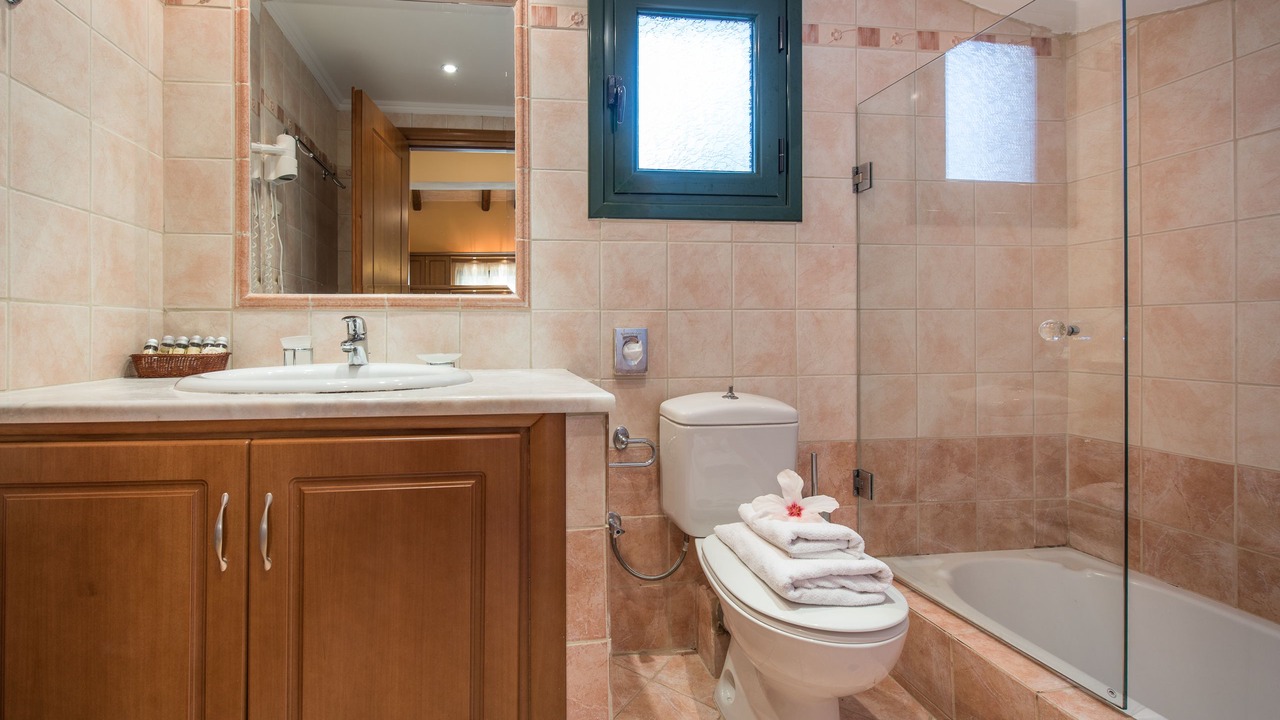 Photo of Bathroom in Limni Keri