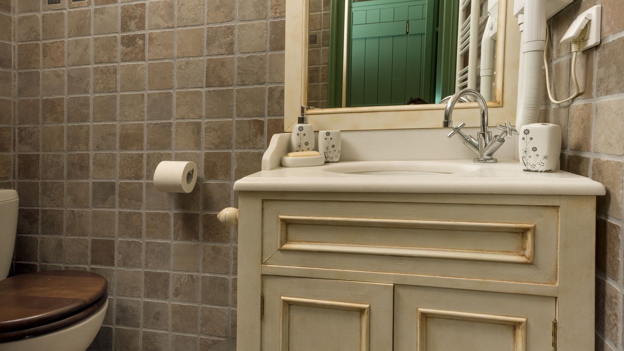 Photo of Bathroom in East Mani