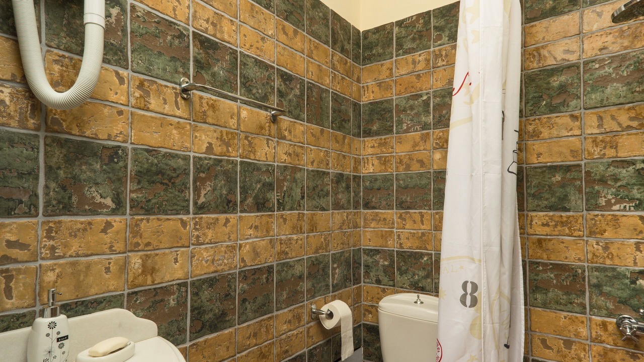 Photo of Bathroom in East Mani