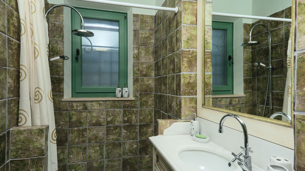 Photo of Bathroom in East Mani