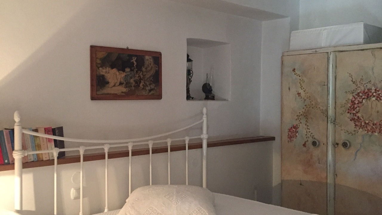 Photo of Bedroom in Karyes