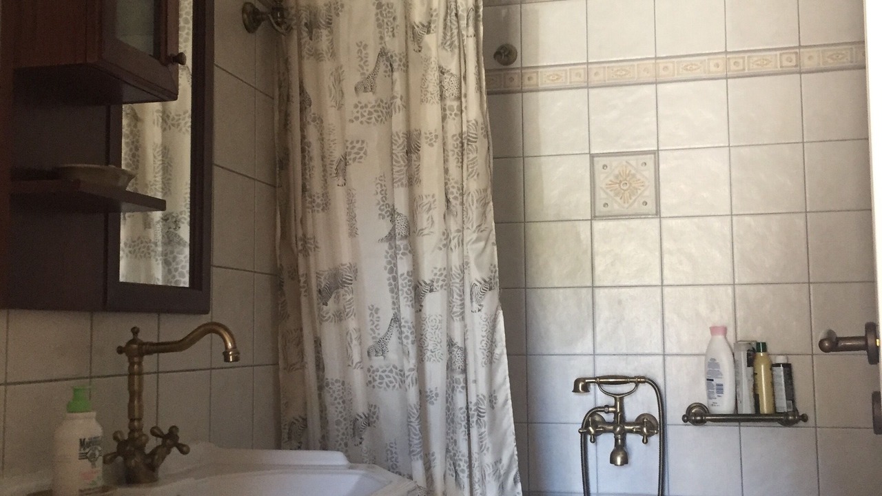 Photo of Bathroom in Karyes