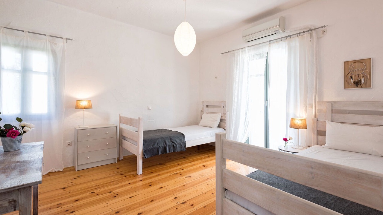 Photo of Bedroom in Drios