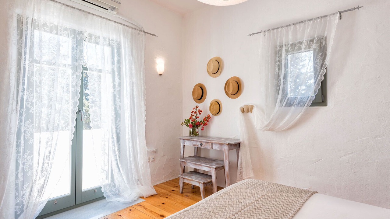 Photo of Bedroom in Drios