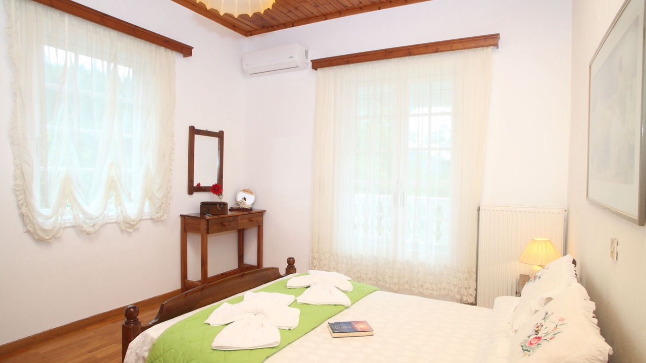 Photo of Bedroom in Asprogerakata