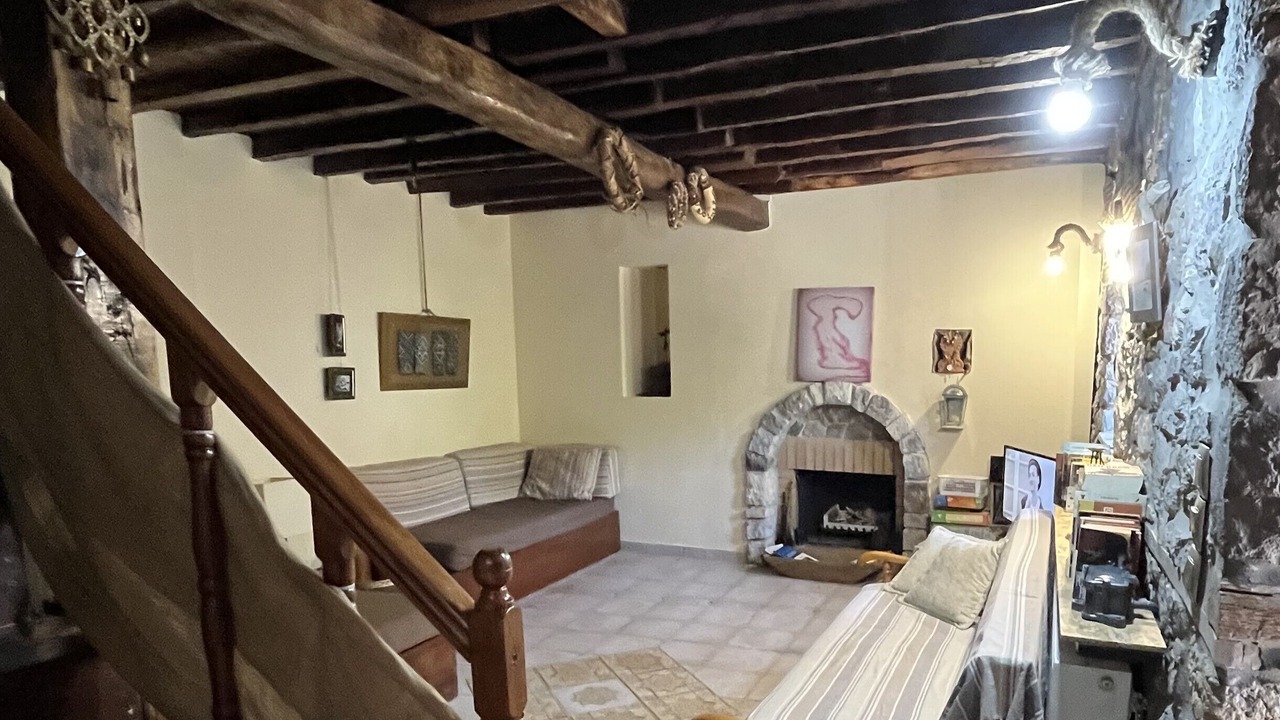 Photo of Livingroom in Samothrace