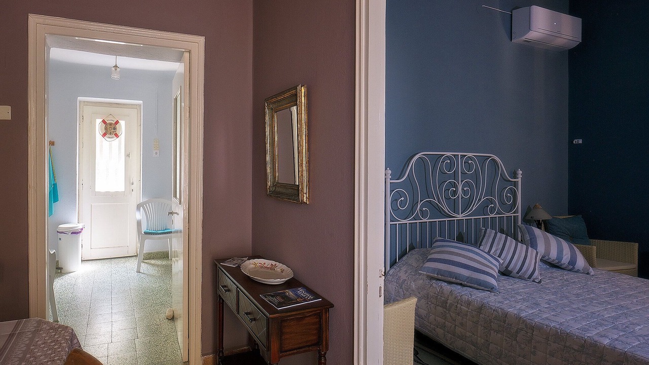 Photo of Bedroom in Kini