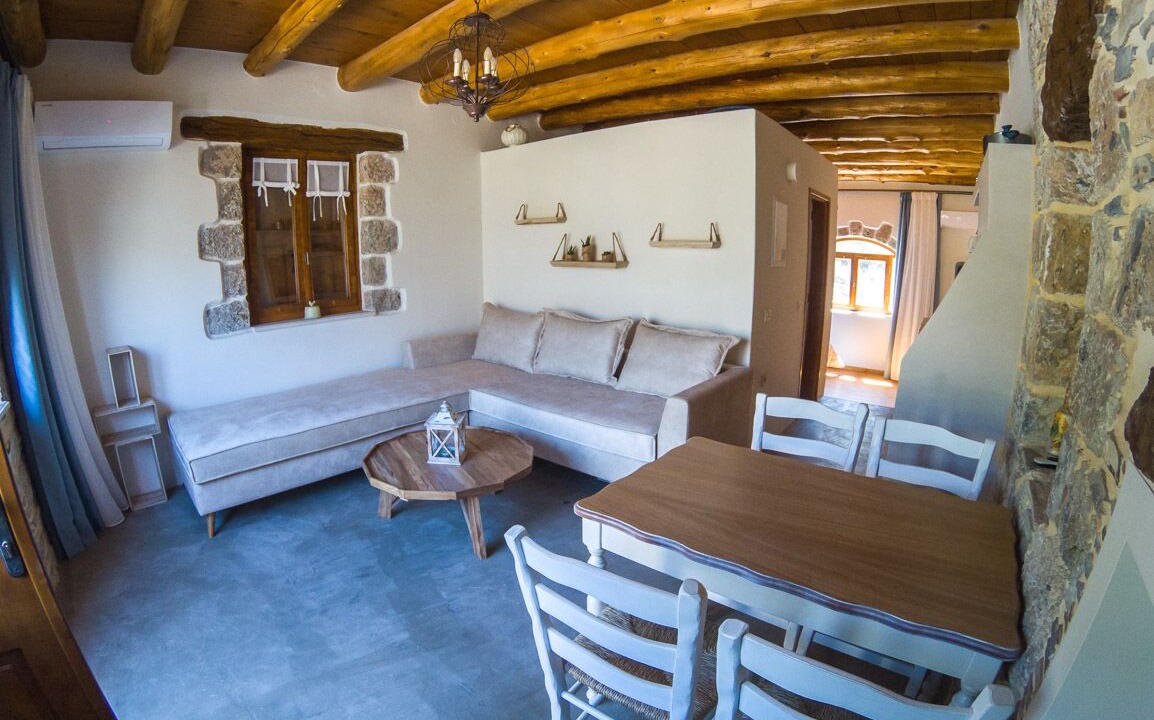 Photo of Livingroom in Moni