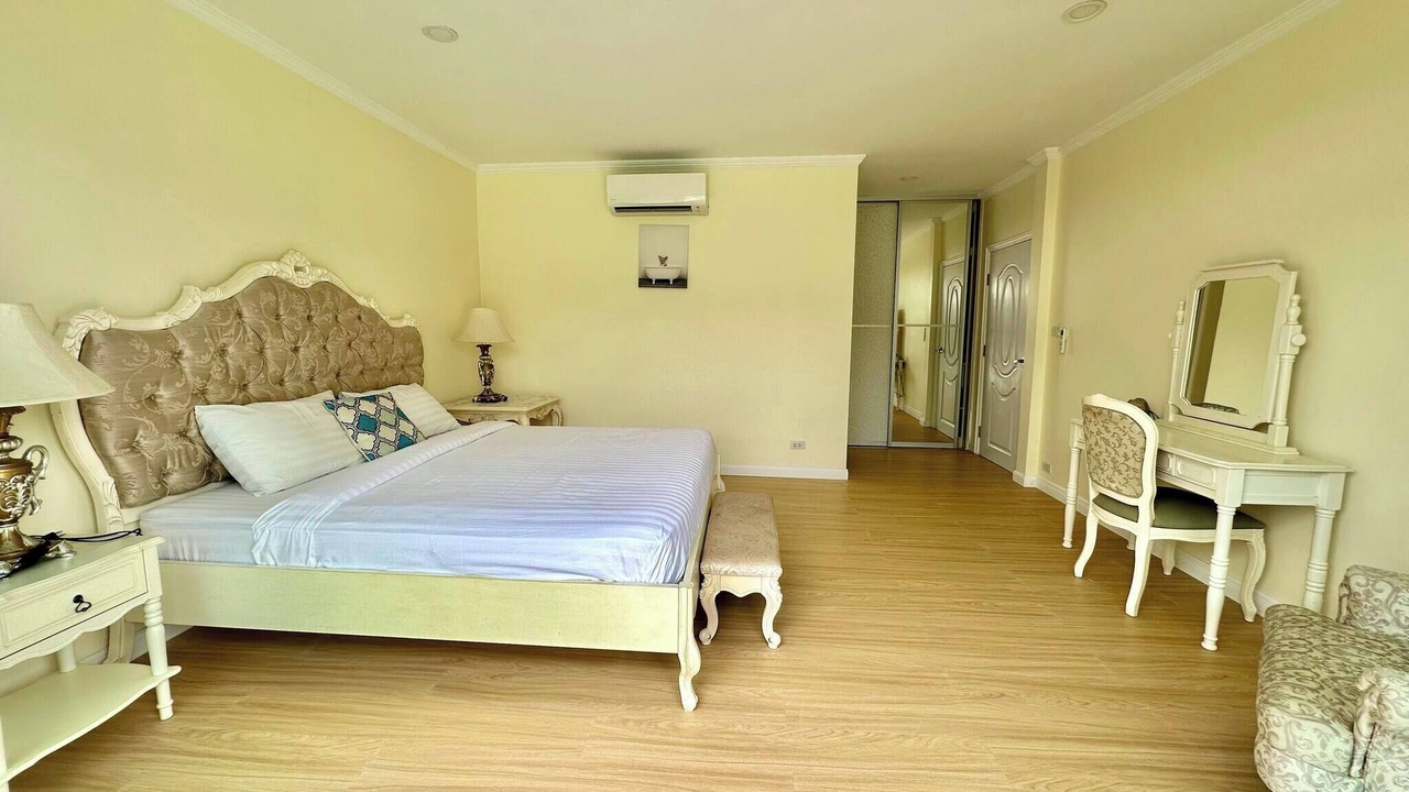Photo of Bedroom in Si Sunthon