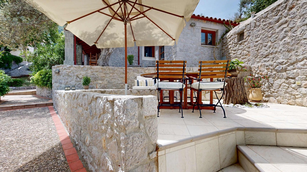 Photo of Outdoor in Melissopetra
