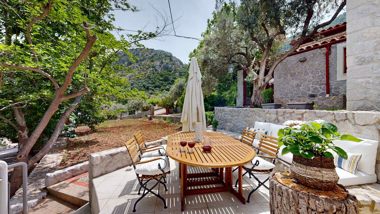 Photo of Outdoor in Melissopetra