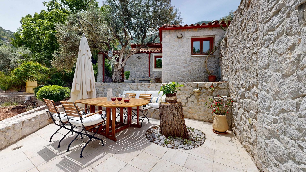 Photo of Outdoor in Melissopetra