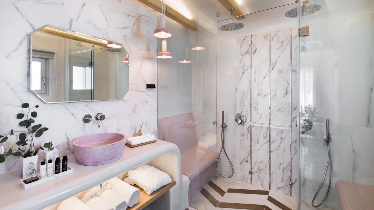 Photo of Bathroom in Fira