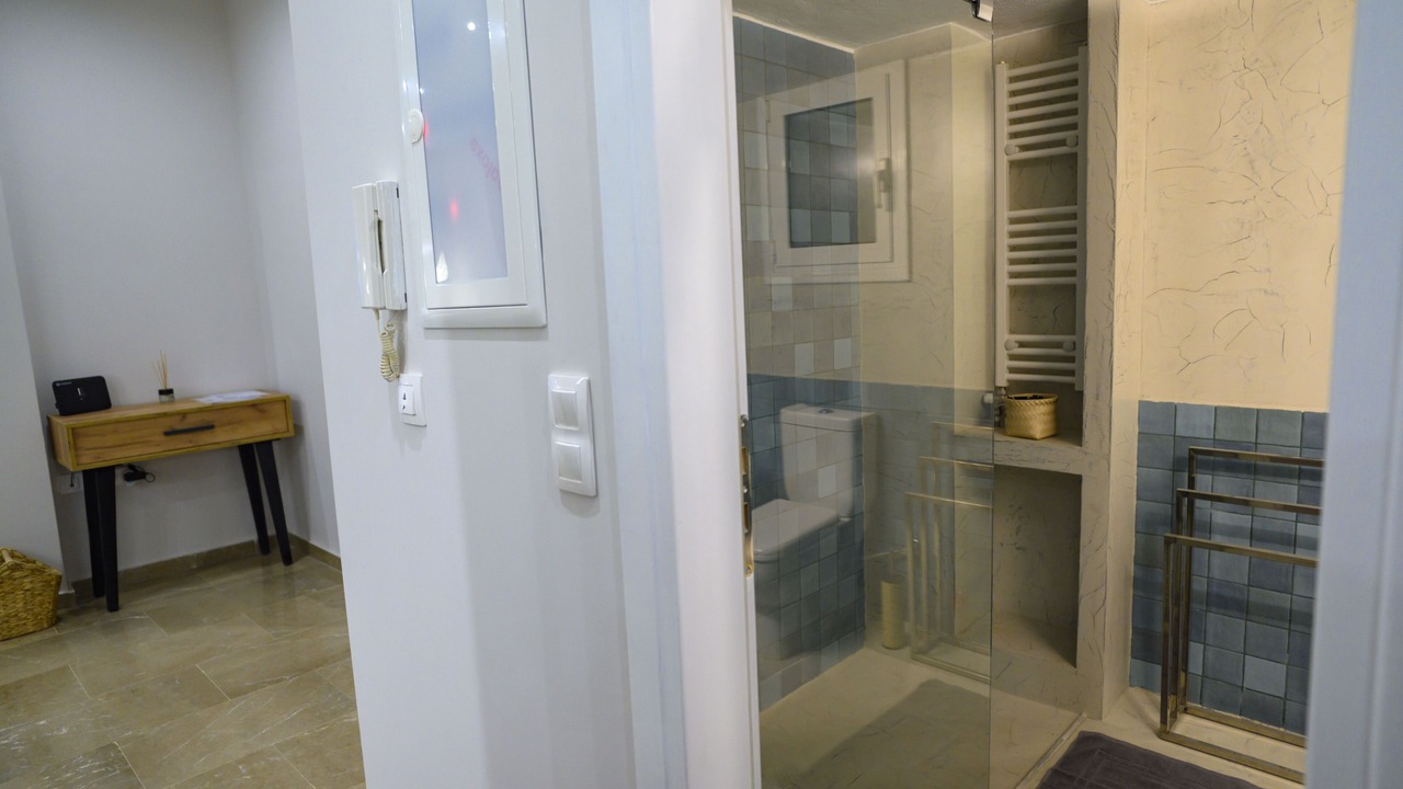 Photo of Bathroom in Nea Smirni