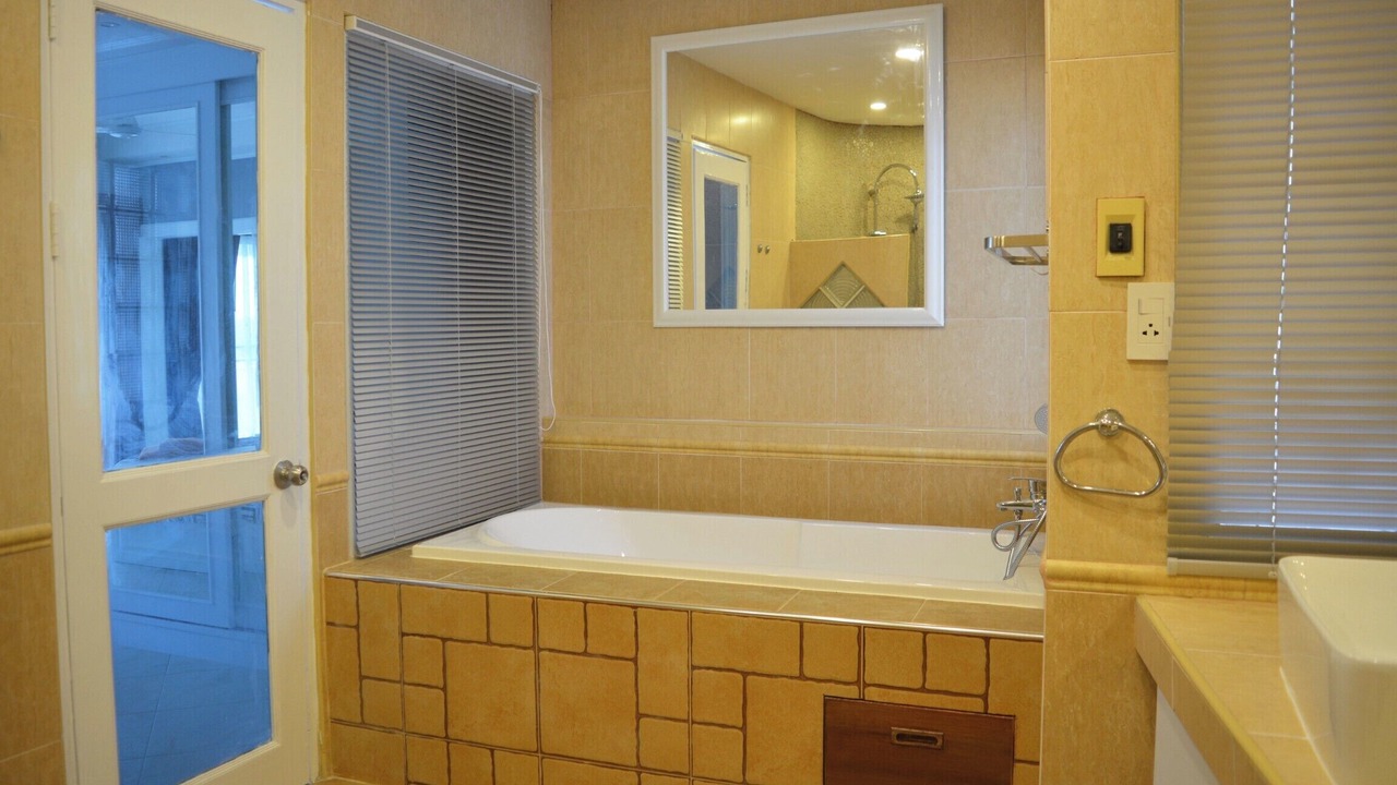 Photo of Bathroom in Na Kluea